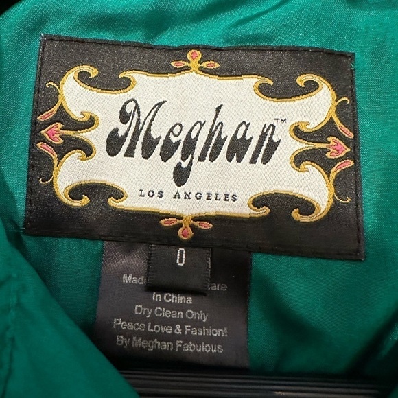 Meghan Los Angeles 100% Silk Emerald Green Front Ruffle Buttons Chains Blouse 0 - Picture 4 of 11